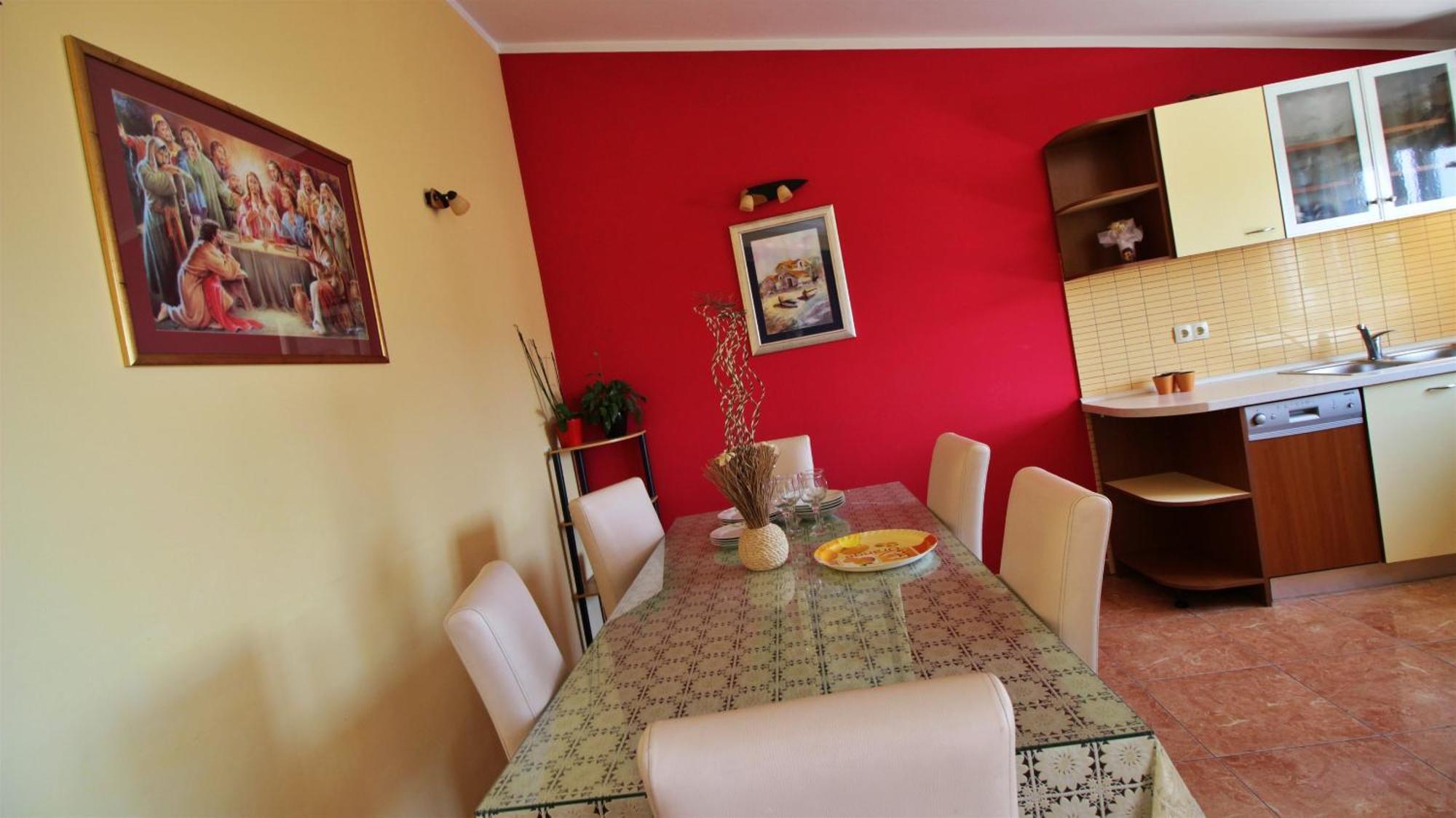 Apartments Marusic オミシュ エクステリア 写真