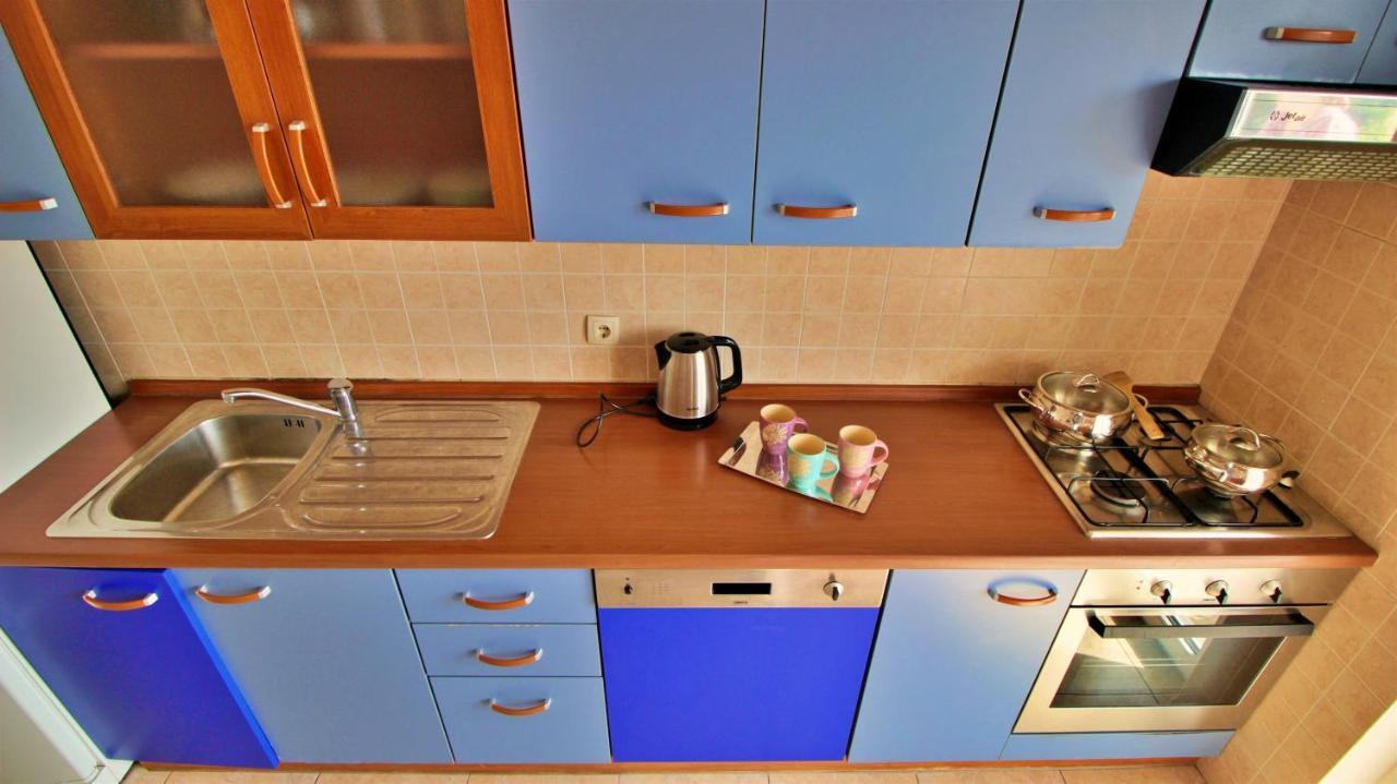 Apartments Marusic オミシュ エクステリア 写真